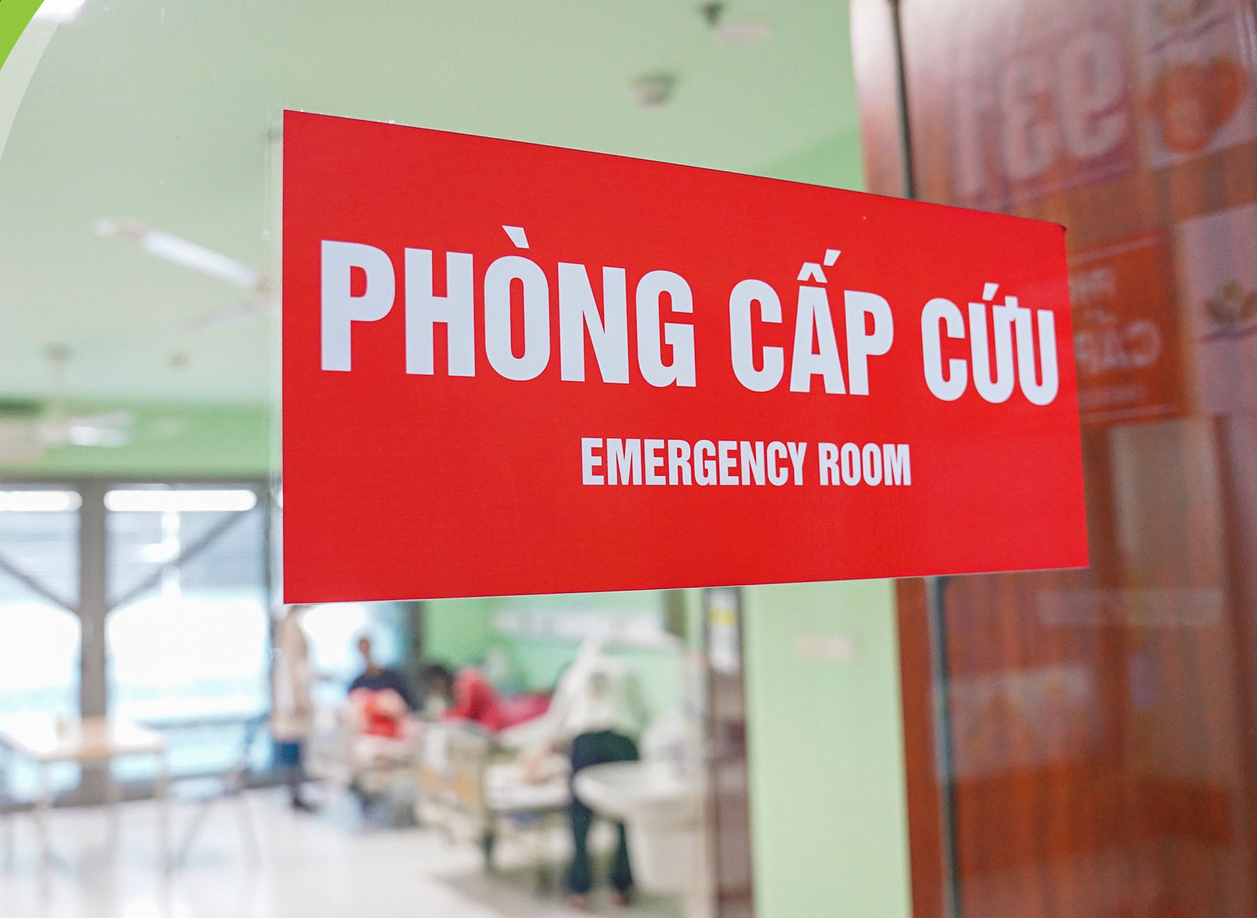 Từ vụ nữ điều dưỡng cứu bé 7 ngày tuổi sặc sữa: Bác sĩ chỉ cách sơ cứu cha mẹ cần nhớ- Ảnh 3. Từ vụ nữ điều dưỡng cứu bé 7 ngày tuổi sặc sữa: Bác sĩ chỉ cách sơ cứu cha mẹ cần nhớ- Ảnh 3.