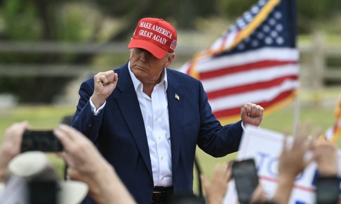 Chưa đầy 2 ngày sau khi bị ám sát hụt, tài sản của Cựu Tổng thống Donald Trump tăng mạnh- Ảnh 2. Chưa đầy 2 ngày sau khi bị ám sát hụt, tài sản của Cựu Tổng thống Donald Trump tăng mạnh- Ảnh 2.