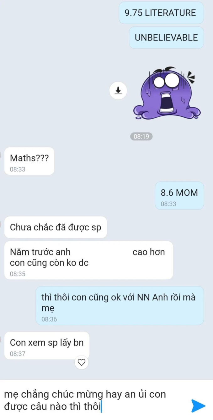 Được 9,75 Văn và 8,6 Toán, sĩ tử liền khoe với mẹ nhưng chỉ nhận về những câu nói lạnh tanh: Đã bao giờ mẹ công nhận con chưa?- Ảnh 1.