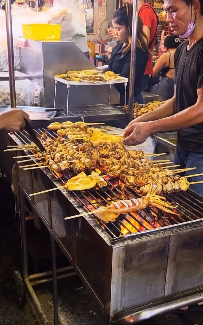 Nhờ hiệu ứng của "báu vật Thái Lan" mà điểm du lịch này trở nên quá tải, hàng quán thi nhau hốt bạc- Ảnh 21.