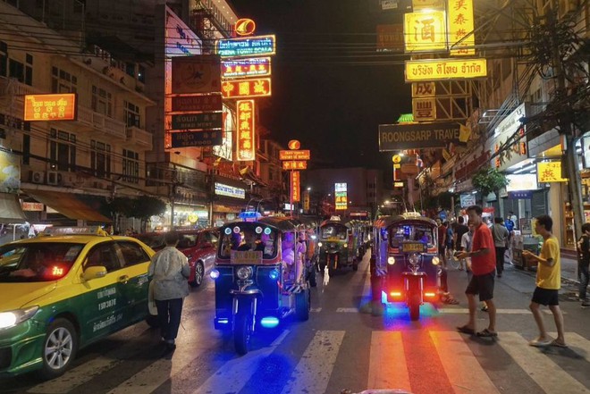 Nhờ hiệu ứng của "báu vật Thái Lan" mà điểm du lịch này trở nên quá tải, hàng quán thi nhau hốt bạc- Ảnh 12.