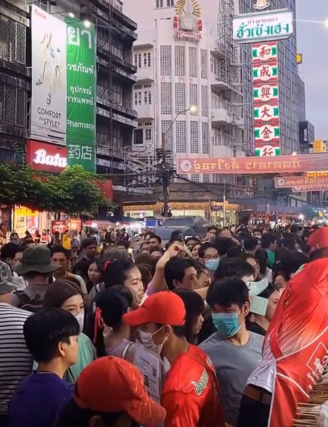 Nhờ hiệu ứng của "báu vật Thái Lan" mà điểm du lịch này trở nên quá tải, hàng quán thi nhau hốt bạc- Ảnh 18.