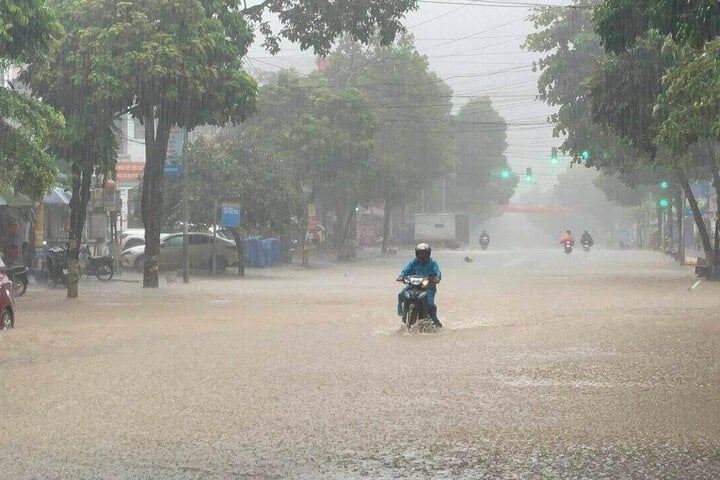 Lũ cuồn cuộn đổ về, người Sơn La thâu đêm chạy lụt- Ảnh 12.