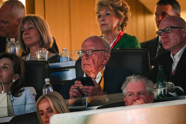 Cụ ông 93 tuổi Rupert Murdoch và cuộc nội chiến với 3 con ruột: Phút quay xe muốn trao hết đế chế 15 tỷ USD cho con trai cả khiến tương lai News Corp bất định- Ảnh 1.