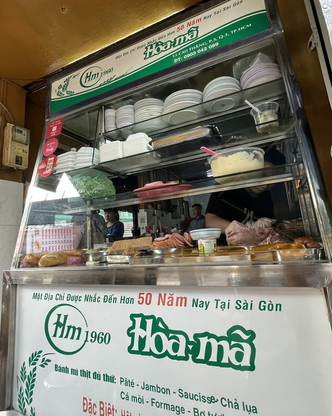 Hàng bánh mì chảo bị đồn chảnh nhất TP.HCM, hơn nửa thế kỷ vẫn giữ nguyên công thức khô khốc lạ kỳ- Ảnh 2.