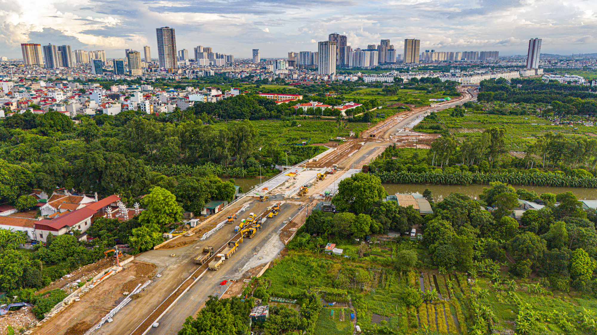 Toàn cảnh tuyến đường dài 2,6 km “nóng” bậc nhất khu Tây Hà Nội, nối hàng loạt dự án lớn của Vinhomes, Nam Cường, Lã Vọng, FLC…- Ảnh 6.