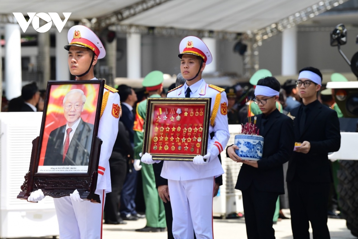 Trực tiếp: Lễ an táng Tổng Bí thư Nguyễn Phú Trọng- Ảnh 19.