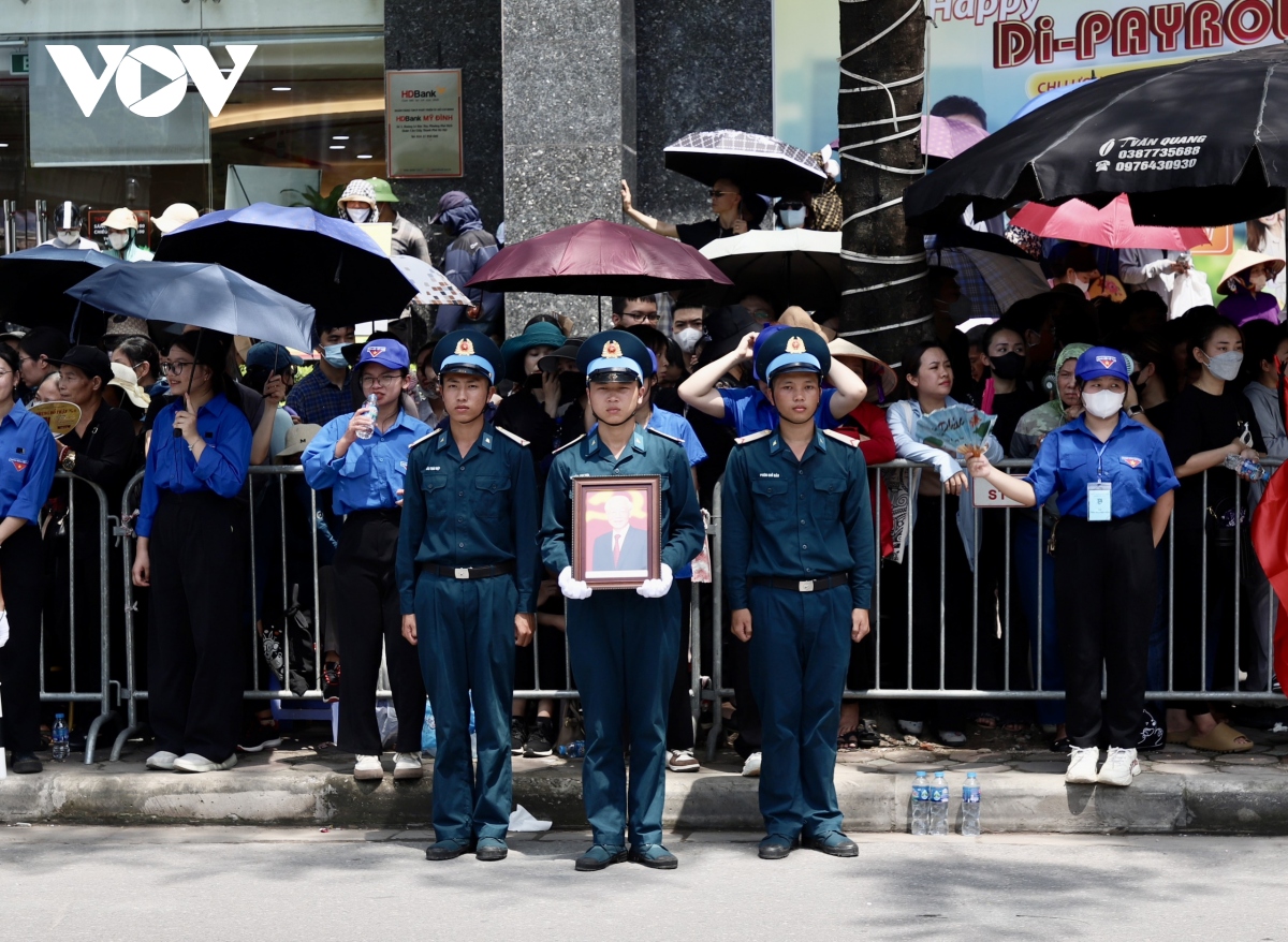 Trực tiếp: Lễ an táng Tổng Bí thư Nguyễn Phú Trọng- Ảnh 10.