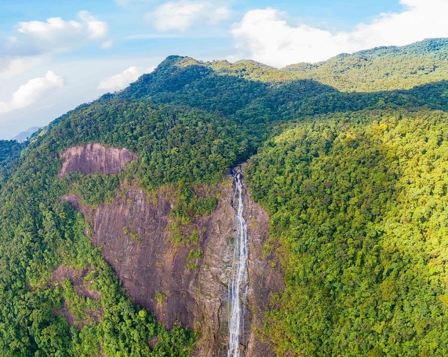 Việt Nam có 1 điểm đến lọt top vịnh đẹp nhất thế giới, cách thành phố chỉ 25km, được ví như 