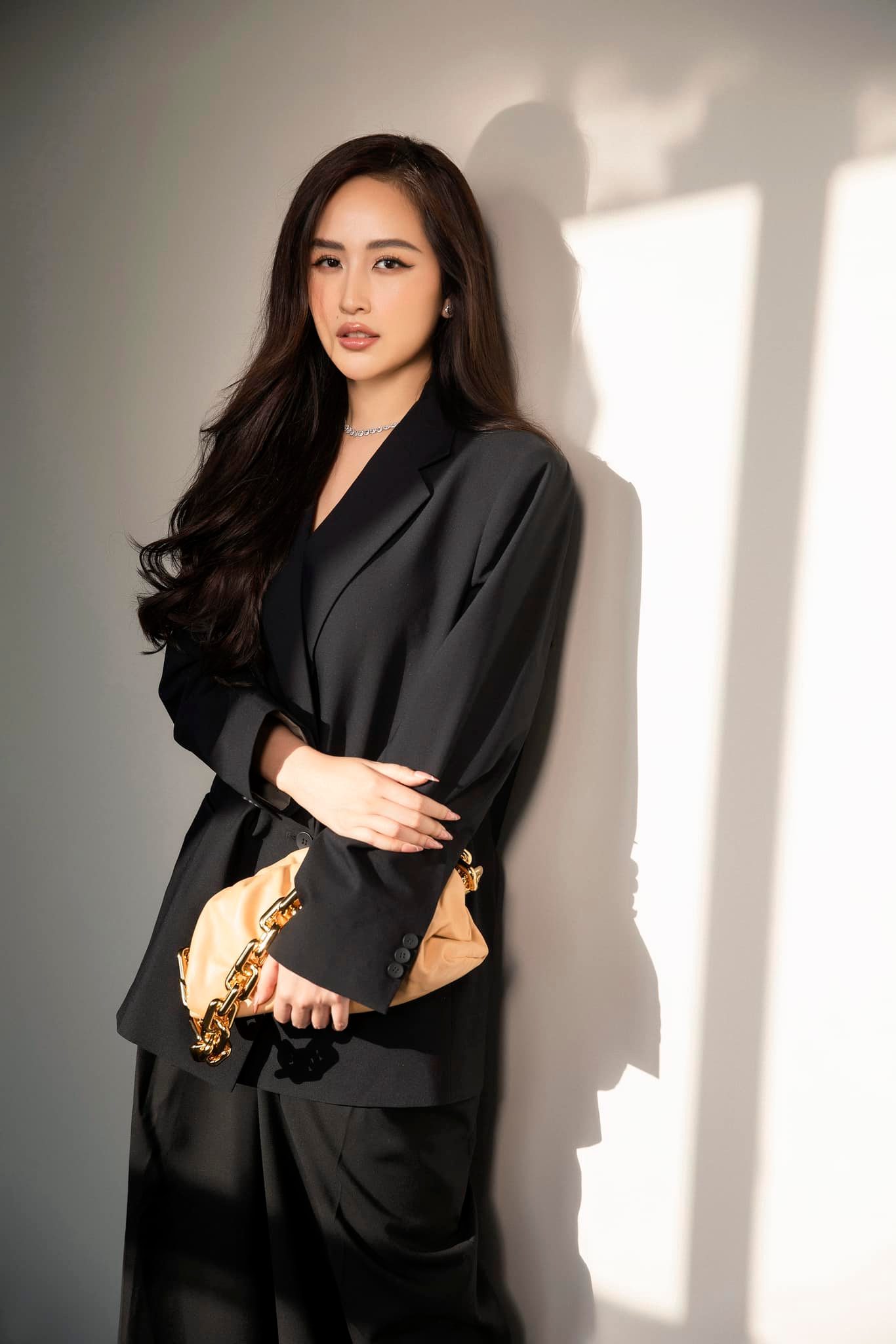 HOT: Hoa hậu Mai Phương Thúy lên xe hoa- Ảnh 5. HOT: Hoa hậu Mai Phương Thúy lên xe hoa- Ảnh 5.