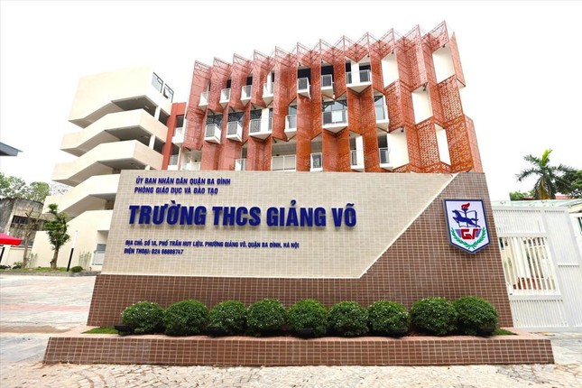 Thi lớp 10 Hà Nội: Trường có nhiều học sinh ‘siêu nhân’ đạt trung bình 9,4 điểm trở lên- Ảnh 1.