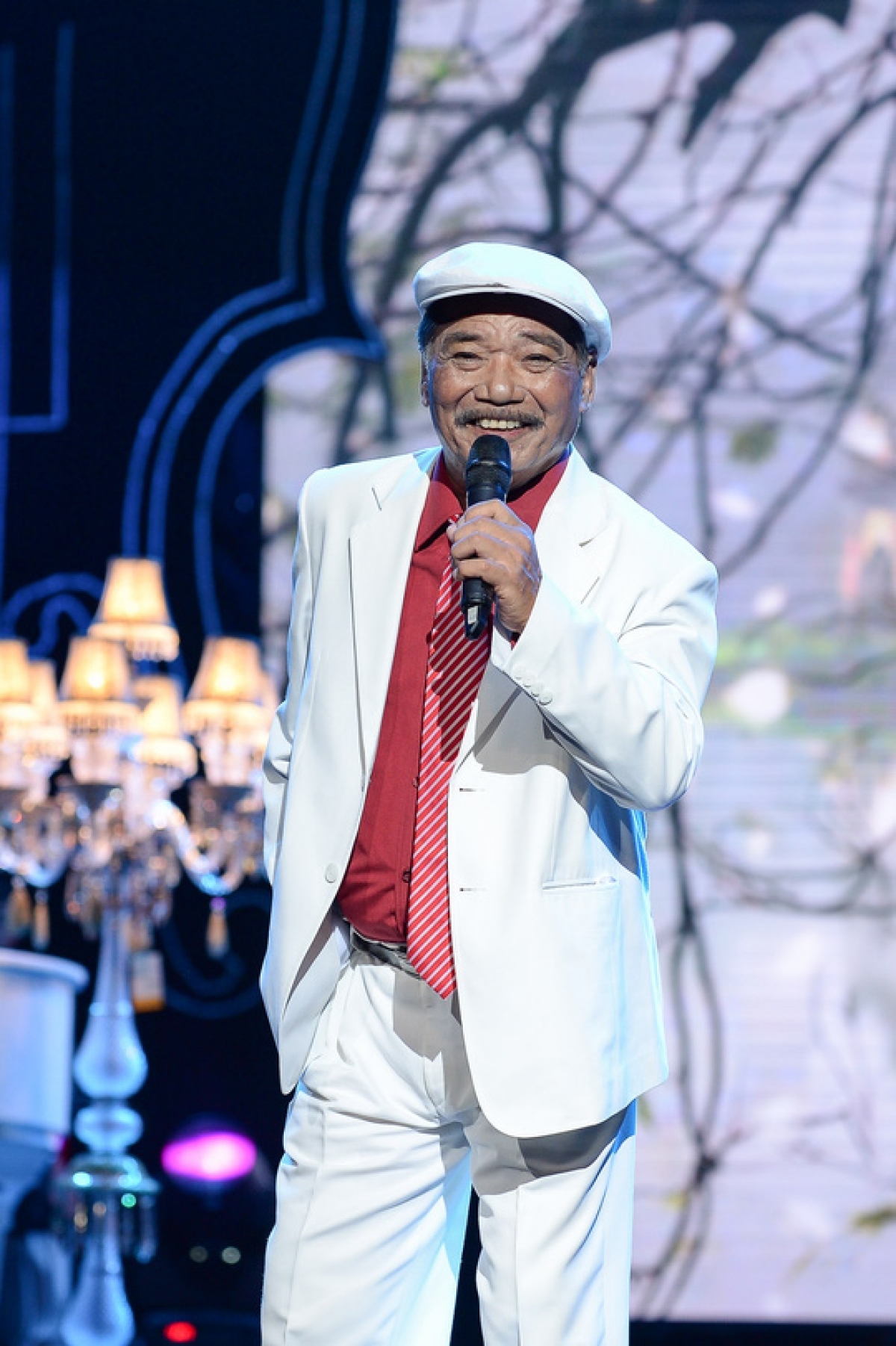 Nam nghệ sĩ được phong NSND ở tuổi 61: Có con gái là diva hàng đầu Việt Nam, U90 sống hạnh phúc bên bà xã kém 18 tuổi- Ảnh 1. Nam nghệ sĩ được phong NSND ở tuổi 61: Có con gái là diva hàng đầu Việt Nam, U90 sống hạnh phúc bên bà xã kém 18 tuổi- Ảnh 1.