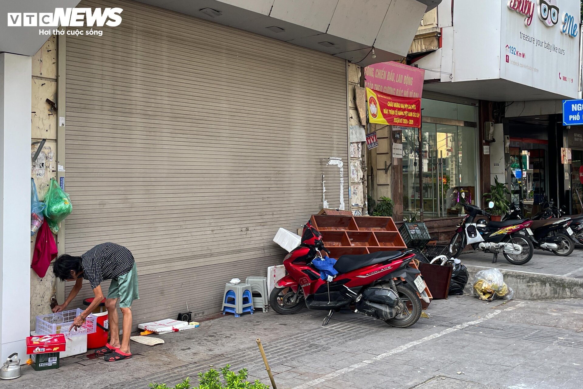 Giảm mạnh giá thuê, mặt bằng 'đất vàng' ở Hà Nội vẫn bị bỏ trống hàng loạt- Ảnh 12.