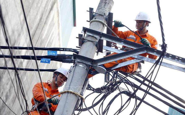 Hà Nội: Lượng điện tiêu thụ liên tục tăng cao do nắng nóng, oi bức- Ảnh 2. Hà Nội: Lượng điện tiêu thụ liên tục tăng cao do nắng nóng, oi bức- Ảnh 2.