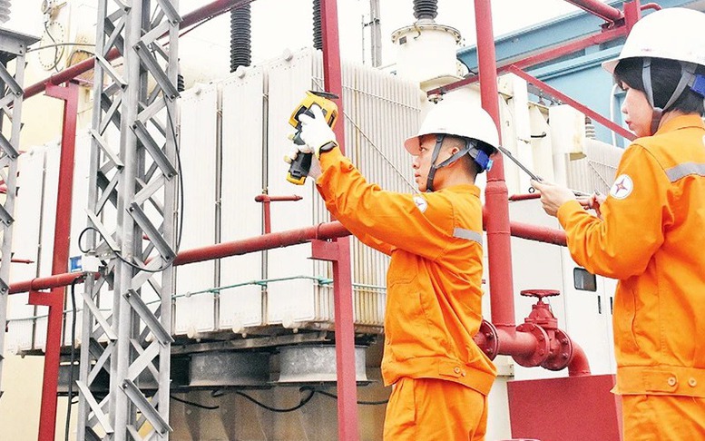 Hà Nội: Lượng điện tiêu thụ liên tục tăng cao do nắng nóng, oi bức- Ảnh 3. Hà Nội: Lượng điện tiêu thụ liên tục tăng cao do nắng nóng, oi bức- Ảnh 3.