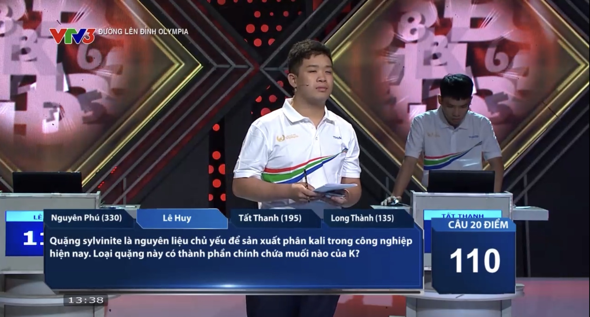 Đường lên đỉnh Olympia: Nam sinh thuộc top 1% điểm SAT cao nhất thế giới giành vòng nguyệt quế- Ảnh 9. Đường lên đỉnh Olympia: Nam sinh thuộc top 1% điểm SAT cao nhất thế giới giành vòng nguyệt quế- Ảnh 9.