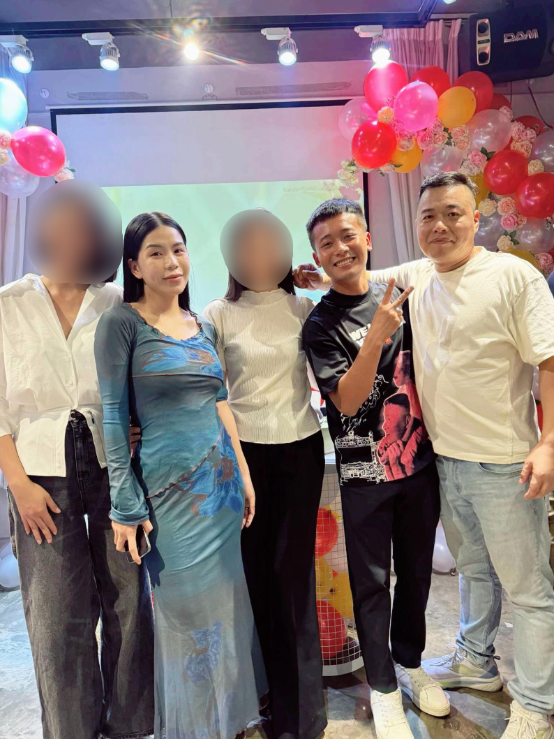 "Chị em rọt" Hằng Du Mục và Quang Linh Vlogs thân thiết nhau như thế nào?- Ảnh 11. "Chị em rọt" Hằng Du Mục và Quang Linh Vlogs thân thiết nhau như thế nào?- Ảnh 11.