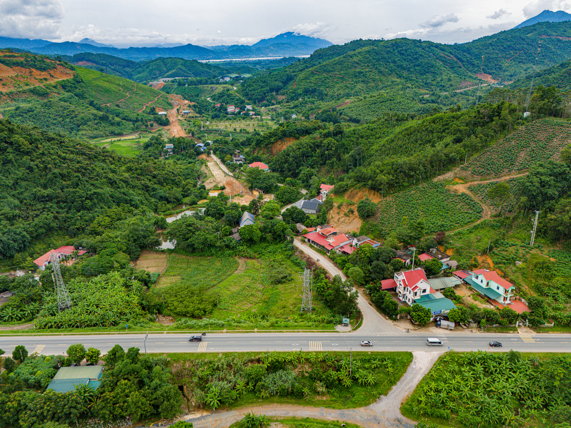 Toàn cảnh đường nối Hà Nội với tỉnh Tây bắc sắp được đầu tư hơn 9.000 tỷ để nâng thành cao tốc, dự kiến đắt thứ hai Việt Nam- Ảnh 9. Toàn cảnh đường nối Hà Nội với tỉnh Tây bắc sắp được đầu tư hơn 9.000 tỷ để nâng thành cao tốc, dự kiến đắt thứ hai Việt Nam- Ảnh 9.