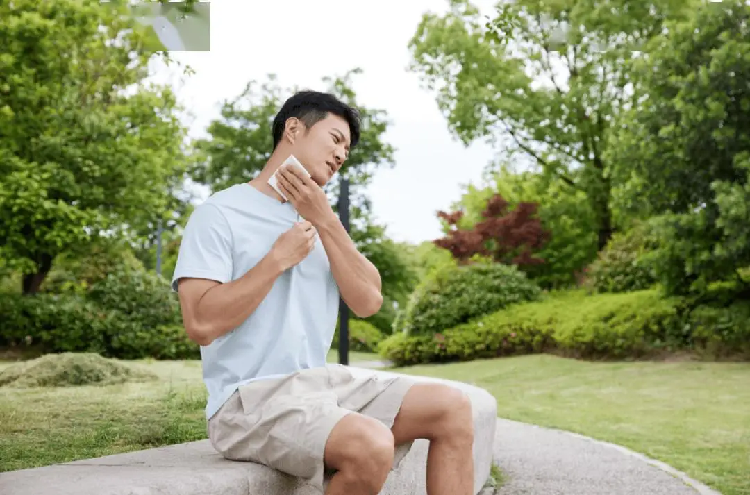 Dù đông hay hè đổ mồ hôi theo 6 kiểu này cần tới bệnh viện ngay- Ảnh 1. Dù đông hay hè đổ mồ hôi theo 6 kiểu này cần tới bệnh viện ngay- Ảnh 1.
