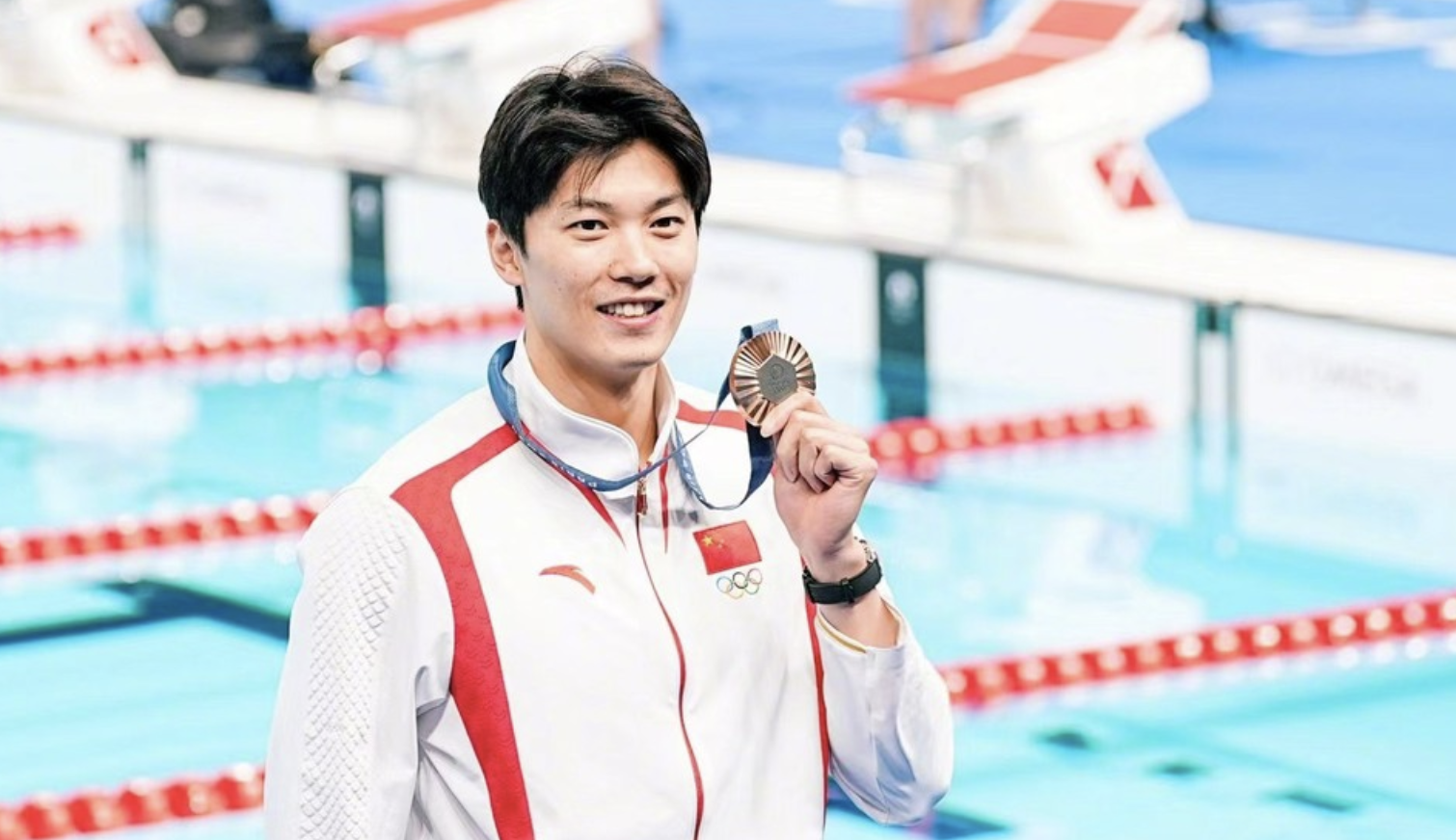Nam chính mà ngôn tình không dám viết: VĐV từng đoạt HCV Olympic, đang học Tiến sĩ, cao 1m92, mặt đẹp và còn là thiếu gia nhà giàu- Ảnh 6. Nam chính mà ngôn tình không dám viết: VĐV từng đoạt HCV Olympic, đang học Tiến sĩ, cao 1m92, mặt đẹp và còn là thiếu gia nhà giàu- Ảnh 6.