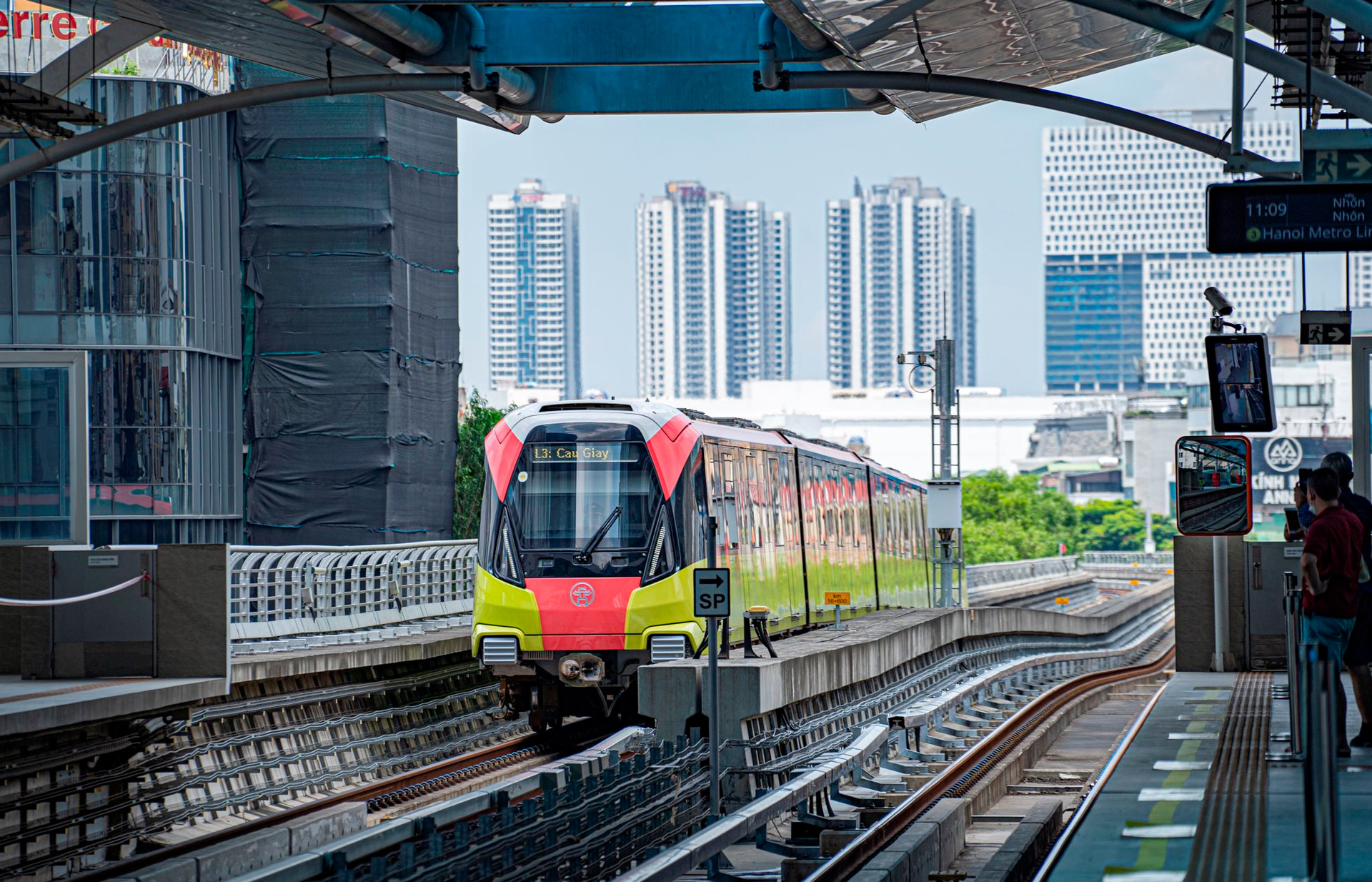 3 ngày đón hơn 100.000 lượt khách, các sếp DN quản lý tuyến metro Nhổn - Ga Hà Nội nhận thù lao bao nhiêu?- Ảnh 2.