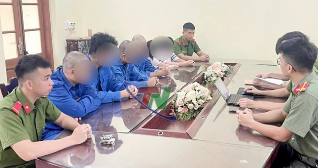 Khởi tố 6 bị can trong vụ tung tin bịa đặt nữ công nhân lây HIV cho 16 người- Ảnh 1. Khởi tố 6 bị can trong vụ tung tin bịa đặt nữ công nhân lây HIV cho 16 người- Ảnh 1.