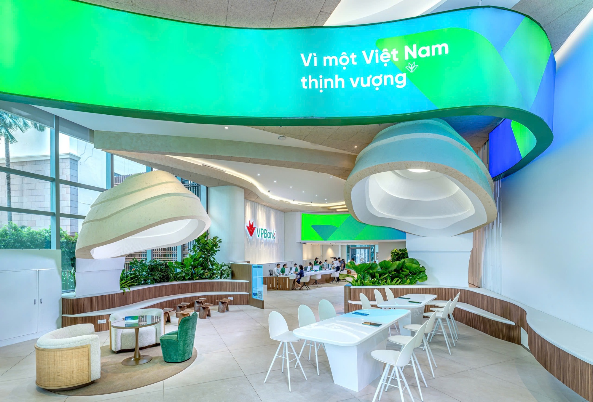 VPBank gây ấn tượng với chi nhánh Flagship đầu tiên tại Việt Nam- Ảnh 2. VPBank gây ấn tượng với chi nhánh Flagship đầu tiên tại Việt Nam- Ảnh 2.