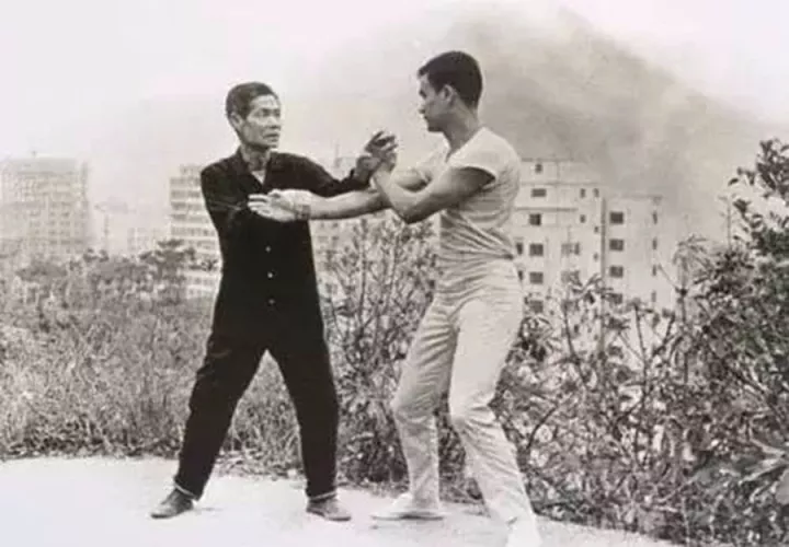 Hé lộ môn võ Lý Tiểu Long học từ bé, Diệp Vấn không phải là sư phụ đầu tiên- Ảnh 2. Hé lộ môn võ Lý Tiểu Long học từ bé, Diệp Vấn không phải là sư phụ đầu tiên- Ảnh 2.