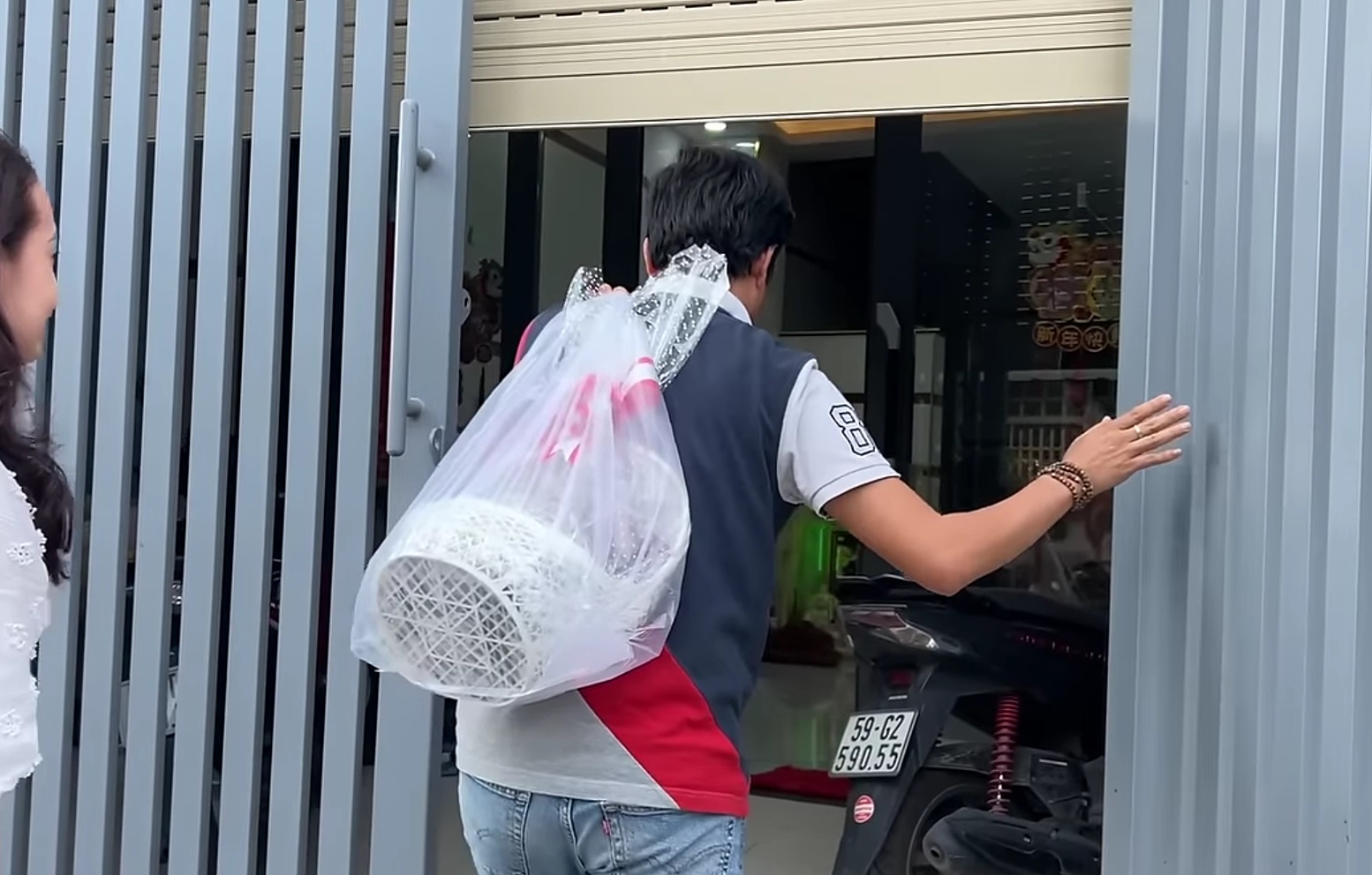 Một nam NSƯT 41 tuổi: Đi hát 20 năm tích cóp tiền bạc mua được nhà 5 tầng bề thế- Ảnh 1. Một nam NSƯT 41 tuổi: Đi hát 20 năm tích cóp tiền bạc mua được nhà 5 tầng bề thế- Ảnh 1.