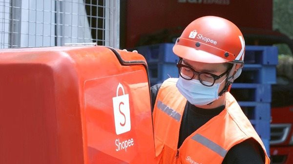 Shopee báo kết quả 'không tưởng' dịp 8/8: Hơn 1 tỷ tấn sản phẩm bán ra, riêng phí vận chuyển người Việt tiết kiệm được là 625 tỷ đồng- Ảnh 1. Shopee báo kết quả 'không tưởng' dịp 8/8: Hơn 1 tỷ tấn sản phẩm bán ra, riêng phí vận chuyển người Việt tiết kiệm được là 625 tỷ đồng- Ảnh 1.
