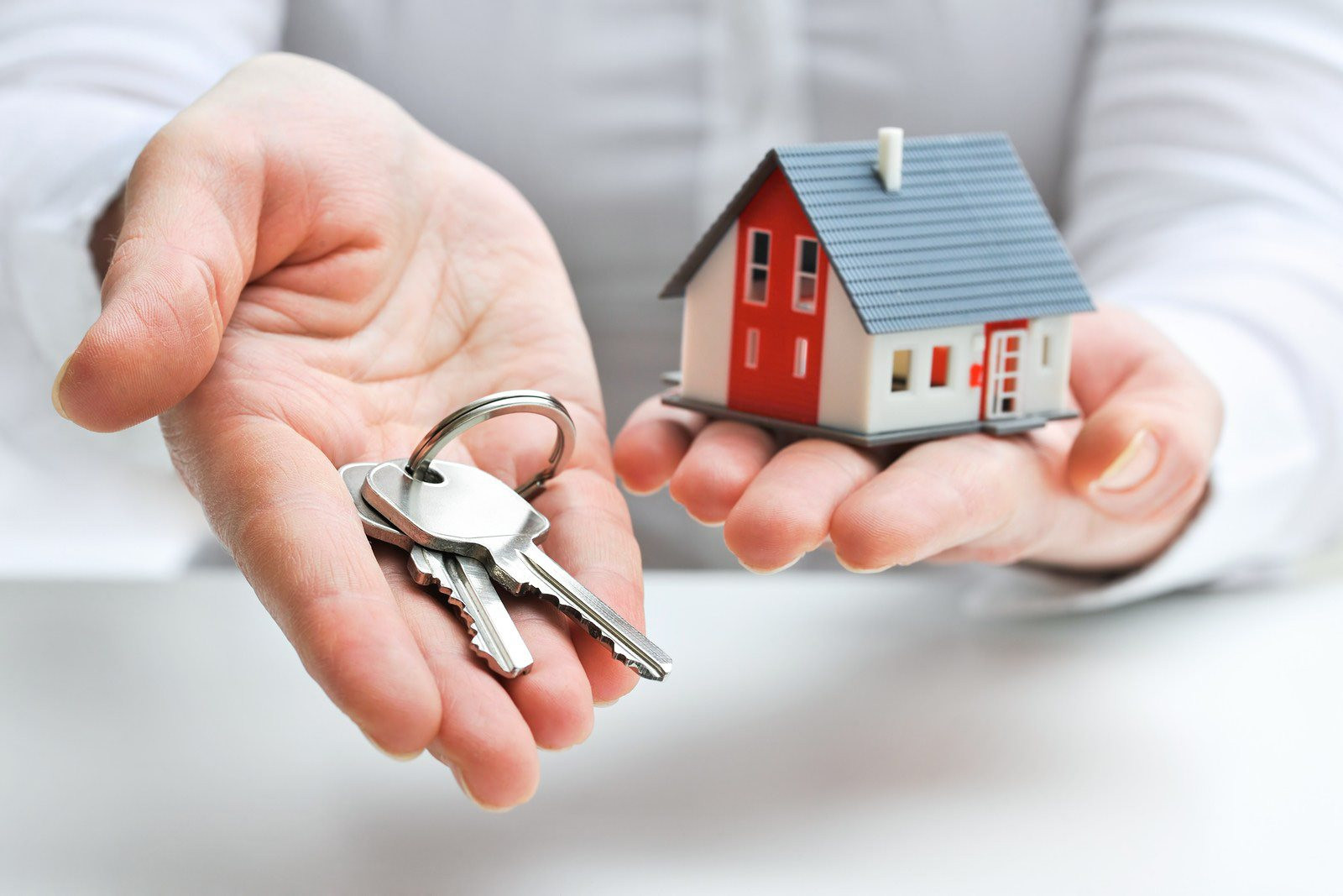 Bán lợn để cho hàng xóm vay tiền chữa bệnh, 7 năm sau tôi nhận lại một hộp quà: Mở ra ngỡ ngàng với thứ bên trong- Ảnh 3. Bán lợn để cho hàng xóm vay tiền chữa bệnh, 7 năm sau tôi nhận lại một hộp quà: Mở ra ngỡ ngàng với thứ bên trong- Ảnh 3.