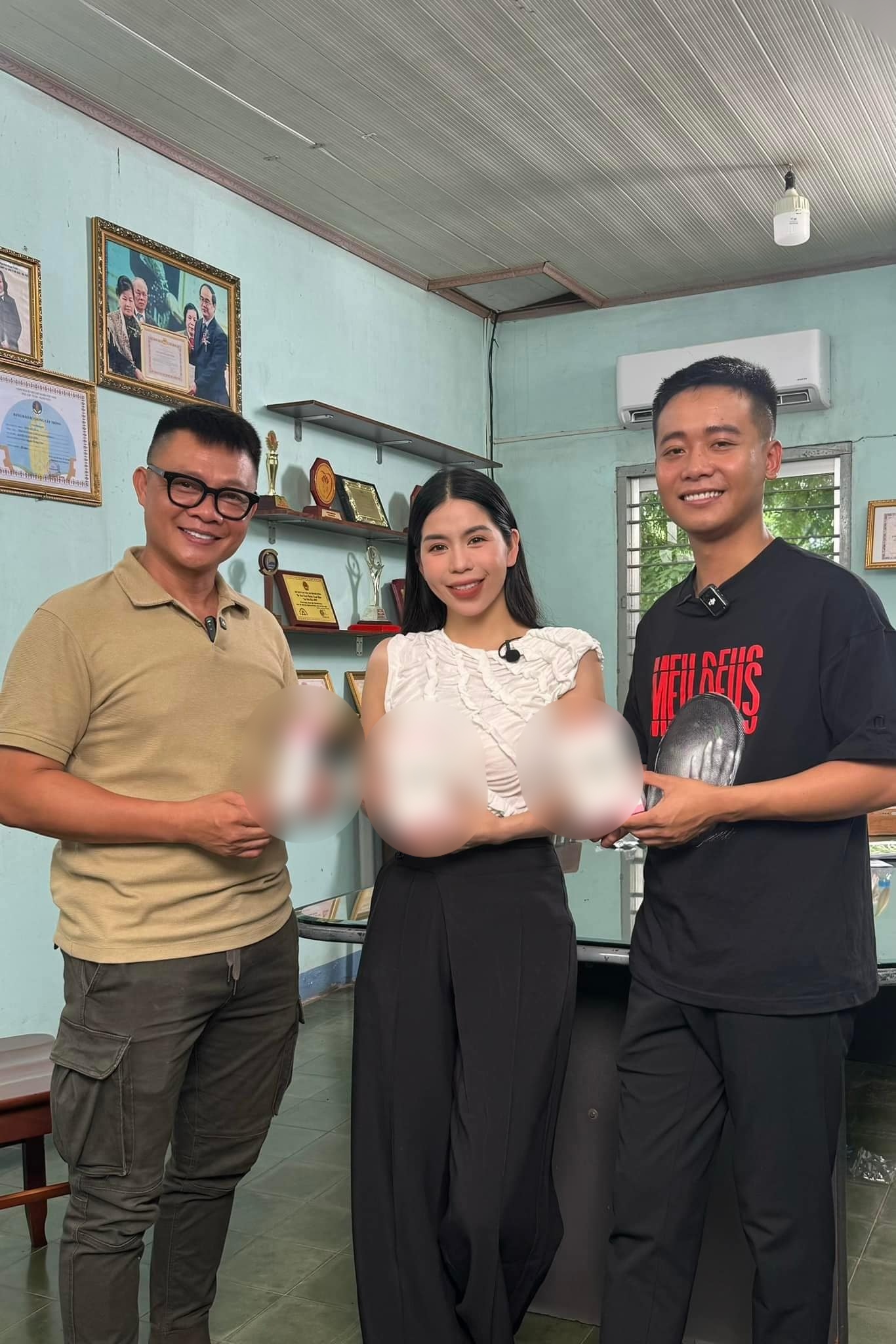 Phẫn nộ hình ảnh Hằng Du Mục và Quang Linh Vlogs bị cắt ghép- Ảnh 2. Phẫn nộ hình ảnh Hằng Du Mục và Quang Linh Vlogs bị cắt ghép- Ảnh 2.