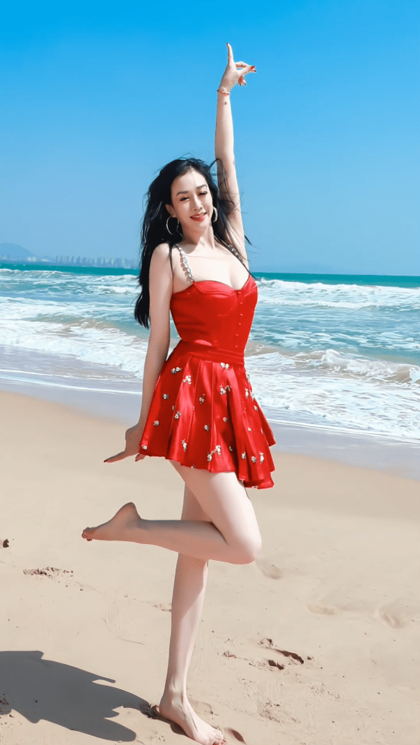 Nữ thần gốc Việt tuổi U60 có thân hình căng tràn sức sống nhờ 3 bí quyết ai cũng làm được- Ảnh 2. Nữ thần gốc Việt tuổi U60 có thân hình căng tràn sức sống nhờ 3 bí quyết ai cũng làm được- Ảnh 2.