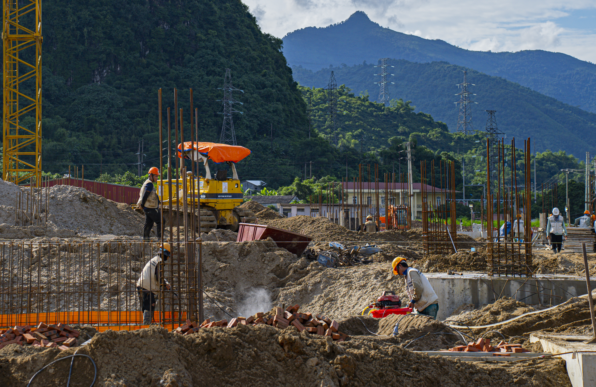 Không phải đồng bằng sông Hồng, tập đoàn bảng mạch điện tử hàng đầu thế giới lên tỉnh tây bắc xây nhà máy 200 triệu USD- Ảnh 4. Không phải đồng bằng sông Hồng, tập đoàn bảng mạch điện tử hàng đầu thế giới lên tỉnh tây bắc xây nhà máy 200 triệu USD- Ảnh 4.