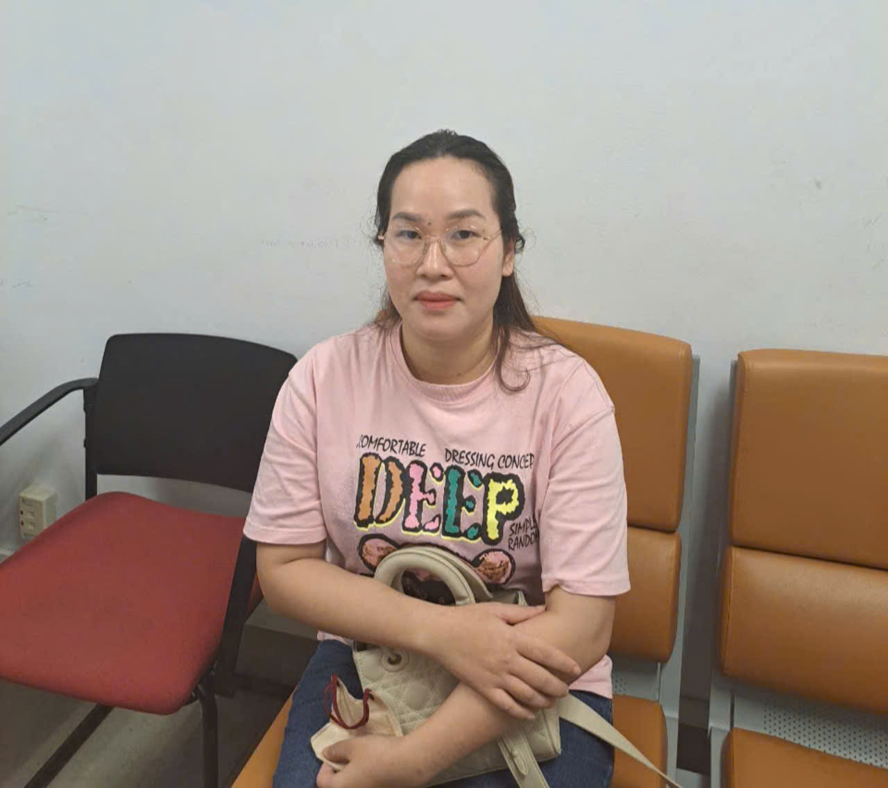 Bắt giữ Nguyễn Thị Thanh Thủy tại sân bay- Ảnh 1. Bắt giữ Nguyễn Thị Thanh Thủy tại sân bay- Ảnh 1.