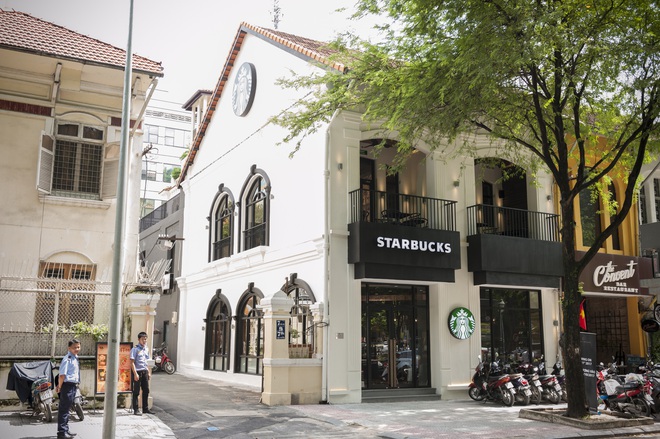 Cửa hàng Starbucks "huyền thoại" tại TP.HCM tuyên bố đóng cửa dù đang rất hot và đông khách- Ảnh 2.