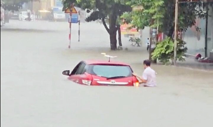 Chuyên gia khí tượng: Miền Bắc tiếp tục hứng mưa lớn, có nơi trên 200mm- Ảnh 1.