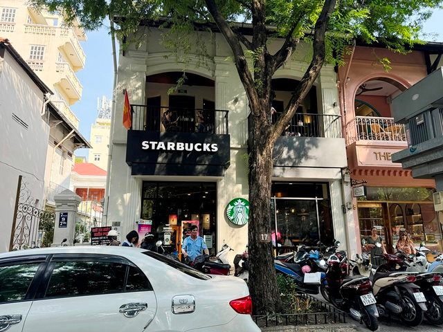 Chuyện “thâm cung bí sử” thuê mặt bằng nhà phố trung tâm nhìn từ việc Starbucks Reserve Hàn Thuyên quận 1 sắp đóng cửa- Ảnh 1.