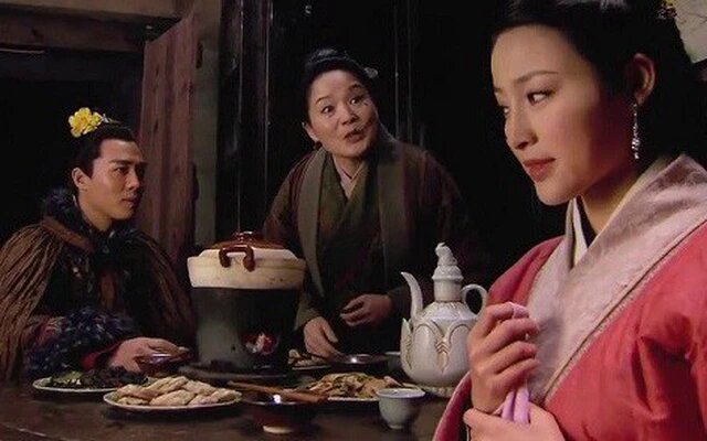 Tu sửa mộ, hậu duệ bất ngờ phát hiện sự thực về con người của Phan Kim Liên: Có giống như phim ảnh?- Ảnh 3.