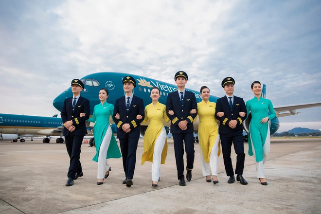 Xôn xao tin Vietnam Airlines đổi đồng phục tiếp viên: Bùng nổ tranh cãi, người khen kẻ chê đủ cả- Ảnh 14.