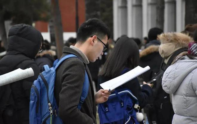 4 kiểu sinh viên đại học "kém giá trị" nhất: Dù tốt nghiệp bằng giỏi cũng khó xin được việc lương cao- Ảnh 1. 4 kiểu sinh viên đại học "kém giá trị" nhất: Dù tốt nghiệp bằng giỏi cũng khó xin được việc lương cao- Ảnh 1.