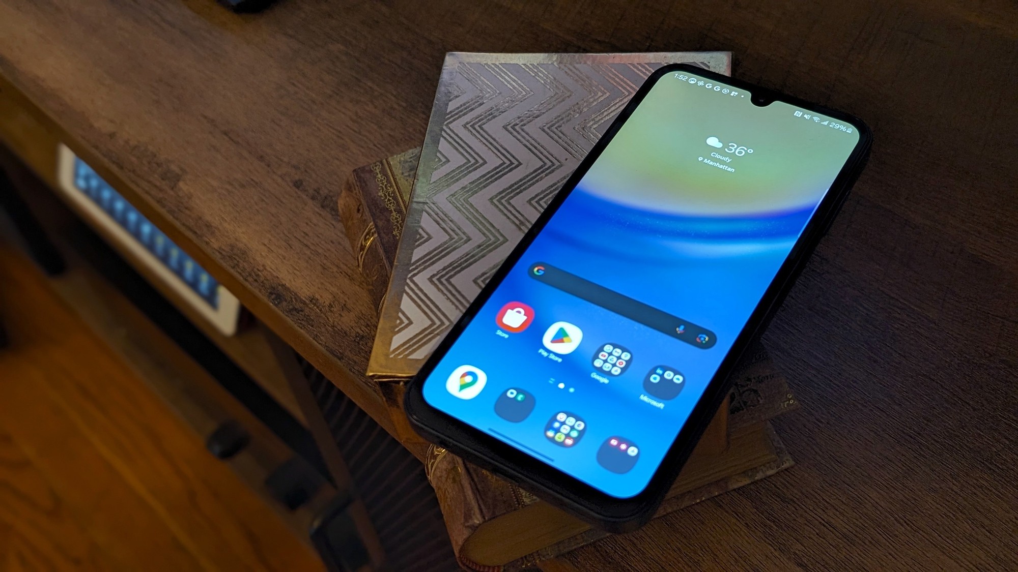 Smartphone Android bán chạy nhất hiện nay: Pin khủng, sạc nhanh tương tự S23 Ultra, giá hơn 4 triệu đồng- Ảnh 4. Smartphone Android bán chạy nhất hiện nay: Pin khủng, sạc nhanh tương tự S23 Ultra, giá hơn 4 triệu đồng- Ảnh 4.