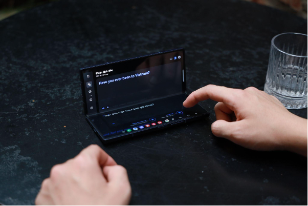 Galaxy Z Fold6 xuất hiện đã thay đổi hoàn toàn cách nhiều người làm việc- Ảnh 2. Galaxy Z Fold6 xuất hiện đã thay đổi hoàn toàn cách nhiều người làm việc- Ảnh 2.