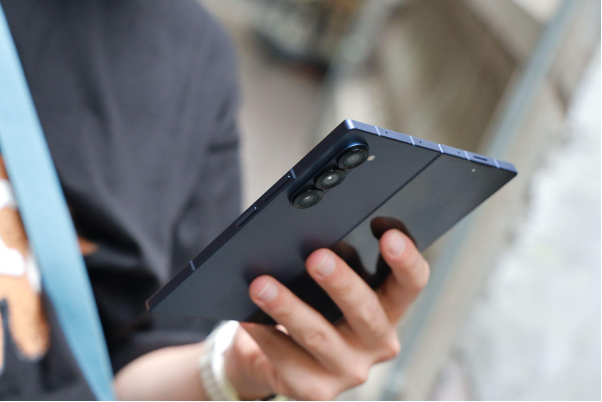 Galaxy Z Fold6 xuất hiện đã thay đổi hoàn toàn cách nhiều người làm việc- Ảnh 3. Galaxy Z Fold6 xuất hiện đã thay đổi hoàn toàn cách nhiều người làm việc- Ảnh 3.