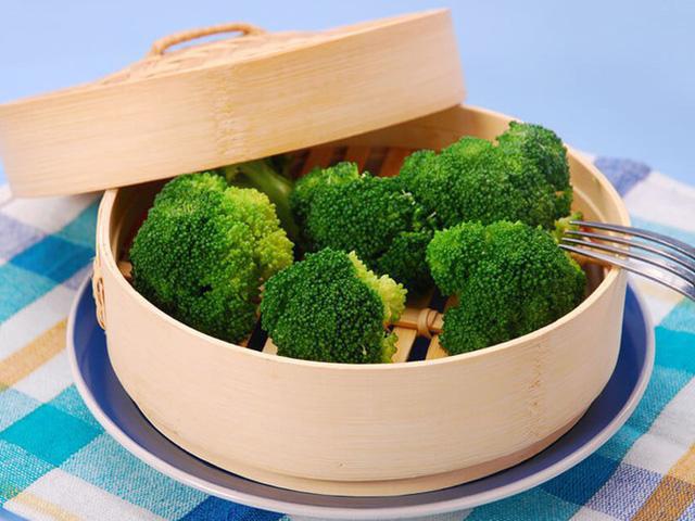 Cụ bà 96 tuổi vẫn trở thành siêu mẫu: Thần sắc, sức khỏe dẻo dai nhờ chăm ăn 1 loại rau Việt Nam có nhiều- Ảnh 5. Cụ bà 96 tuổi vẫn trở thành siêu mẫu: Thần sắc, sức khỏe dẻo dai nhờ chăm ăn 1 loại rau Việt Nam có nhiều- Ảnh 5.