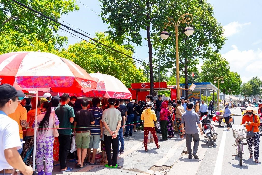 Hành trình nhân ái - "Lẩu băng chuyền 0 đồng Kichi-Kichi"- Ảnh 4. Hành trình nhân ái - "Lẩu băng chuyền 0 đồng Kichi-Kichi"- Ảnh 4.