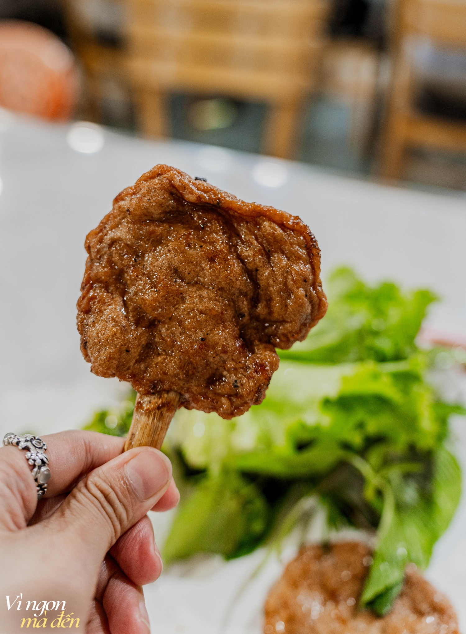 Quán lẩu tôm càng hơn 30 năm tuổi nằm khuất trong hẻm sâu nhưng lúc nào cũng đông khách, nhiều gia đình không ngại vượt hàng chục km tới ăn- Ảnh 12. Quán lẩu tôm càng hơn 30 năm tuổi nằm khuất trong hẻm sâu nhưng lúc nào cũng đông khách, nhiều gia đình không ngại vượt hàng chục km tới ăn- Ảnh 12.