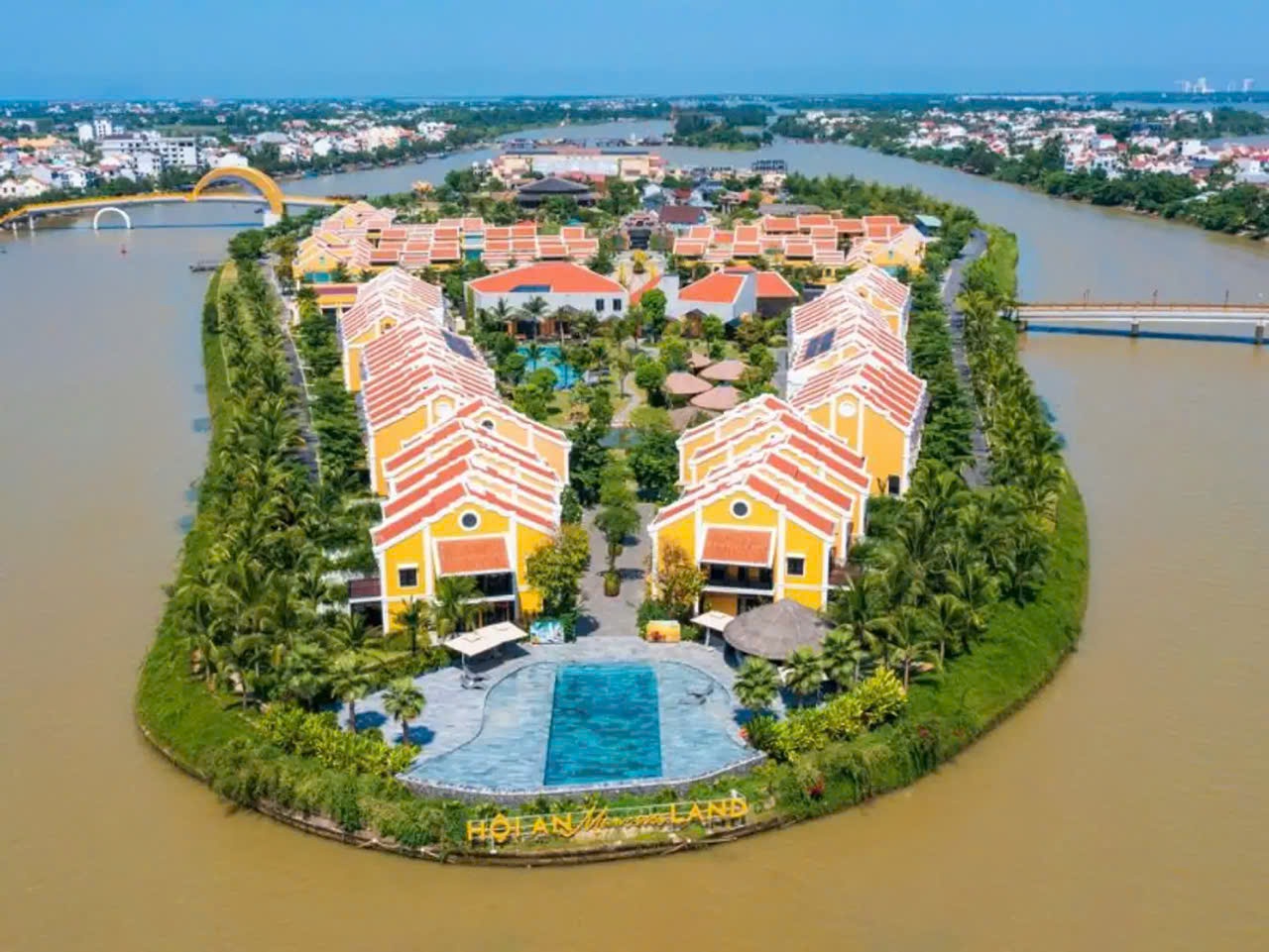 Việt Nam có 1 địa danh nổi tiếng được Tạp chí Mỹ vinh danh là điểm đến an toàn nhất thế giới khi du lịch 1 mình: Toàn điểm check in triệu view, hút hơn 2,3 triệu lượt khách từ đầu năm- Ảnh 3. Việt Nam có 1 địa danh nổi tiếng được Tạp chí Mỹ vinh danh là điểm đến an toàn nhất thế giới khi du lịch 1 mình: Toàn điểm check in triệu view, hút hơn 2,3 triệu lượt khách từ đầu năm- Ảnh 3.
