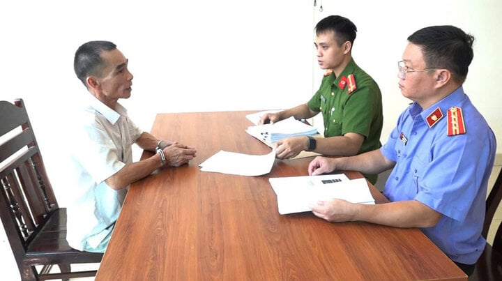 Bắt 2 kẻ giả danh cán bộ tòa án lừa 'chạy án', chiếm đoạt hơn 4 tỷ đồng- Ảnh 1. Bắt 2 kẻ giả danh cán bộ tòa án lừa 'chạy án', chiếm đoạt hơn 4 tỷ đồng- Ảnh 1.