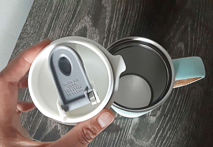 Trong nhà có 4 loại cốc này tiếc mấy cũng vứt, uống nước từ chúng không khác gì tự “đầu độc”- Ảnh 3. Trong nhà có 4 loại cốc này tiếc mấy cũng vứt, uống nước từ chúng không khác gì tự “đầu độc”- Ảnh 3.